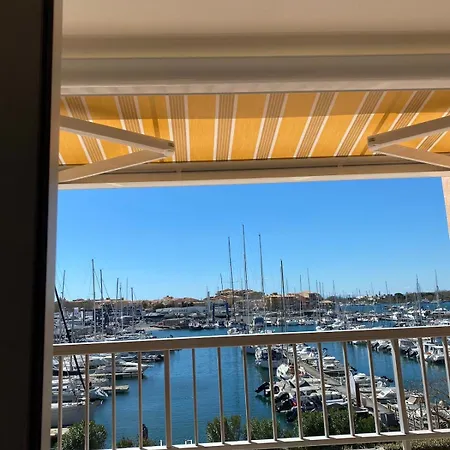 Le Cap D Vue Directe Sur Le Port